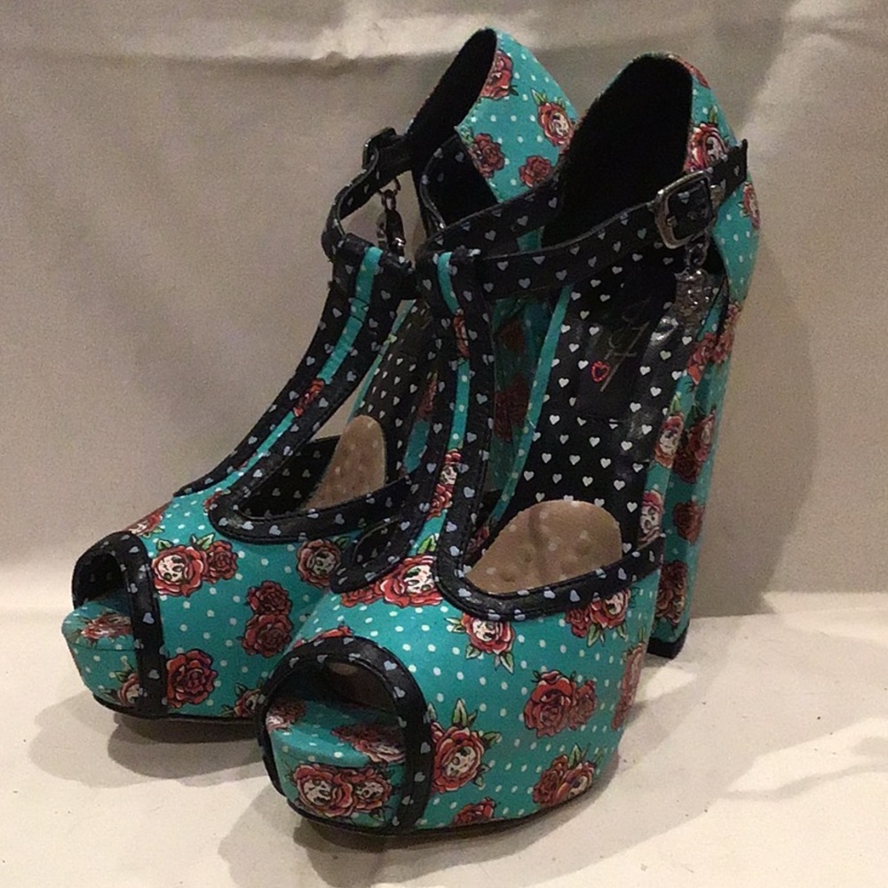 Chunky heels